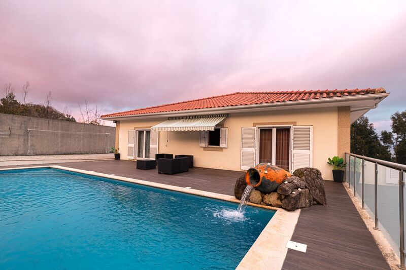 House Isolated 4+1 bedrooms Marco de Canaveses - garden, garage, barbecue, tiled stove, swimming pool, marquee, double glazing