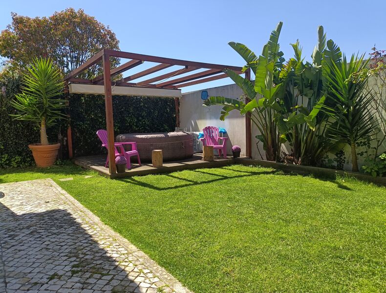 House 3 bedrooms Reguengo Grande Lourinhã - fireplace, swimming pool, playground, garage, garden, barbecue, central heating
