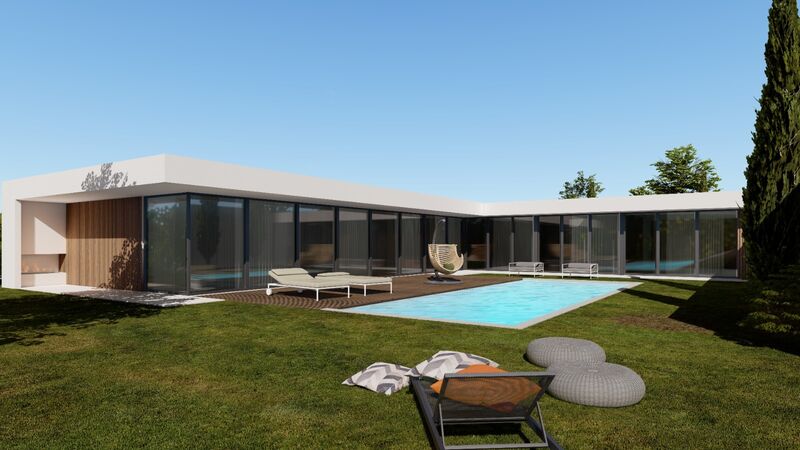 House Single storey 4 bedrooms Alcobaça - garden, solar panels, equipped kitchen