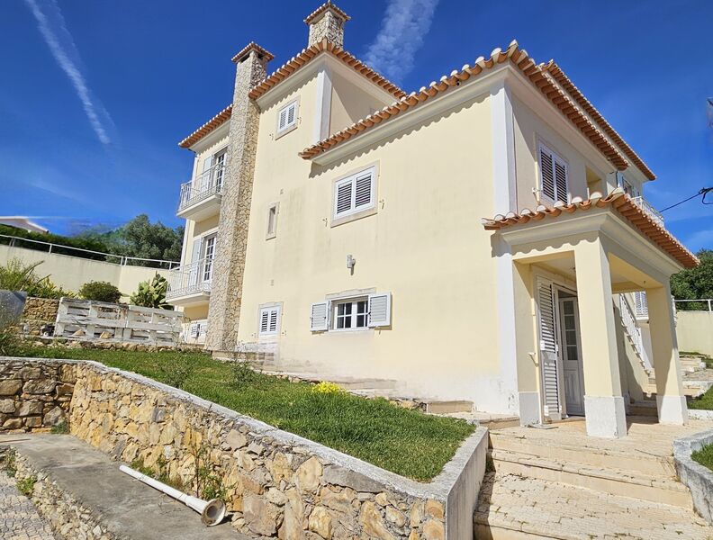 House 4 bedrooms Mafra - fireplace, store room, terrace, garden, automatic irrigation system, barbecue, swimming pool