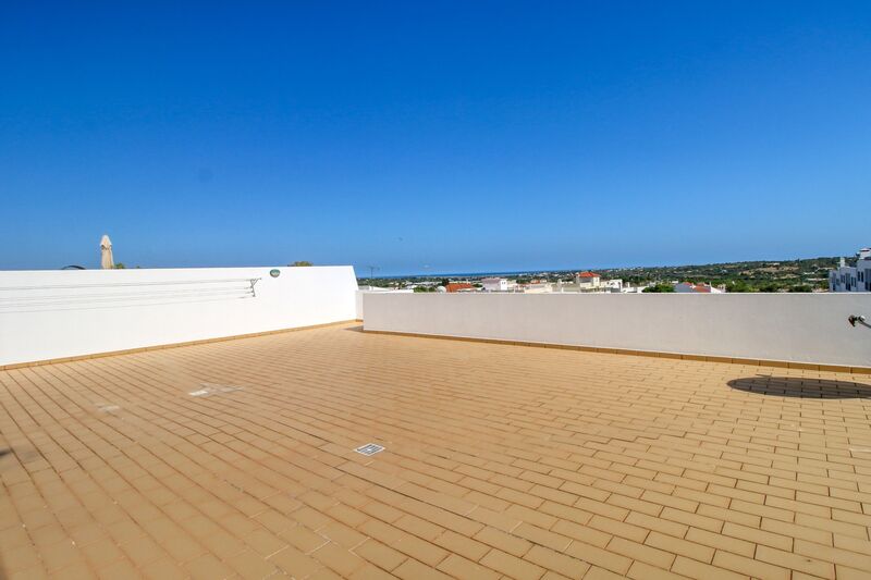 Apartment excellent condition T3 Olhão - sound insulation, double glazing, garage, air conditioning, balcony, terrace, floating floor