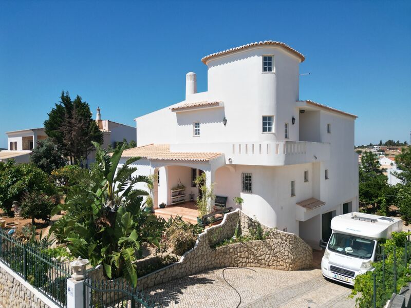 Casa V4 Bela Vista Lagoa (Algarve) - piscina, garagem, jardim, arrecadação, terraço