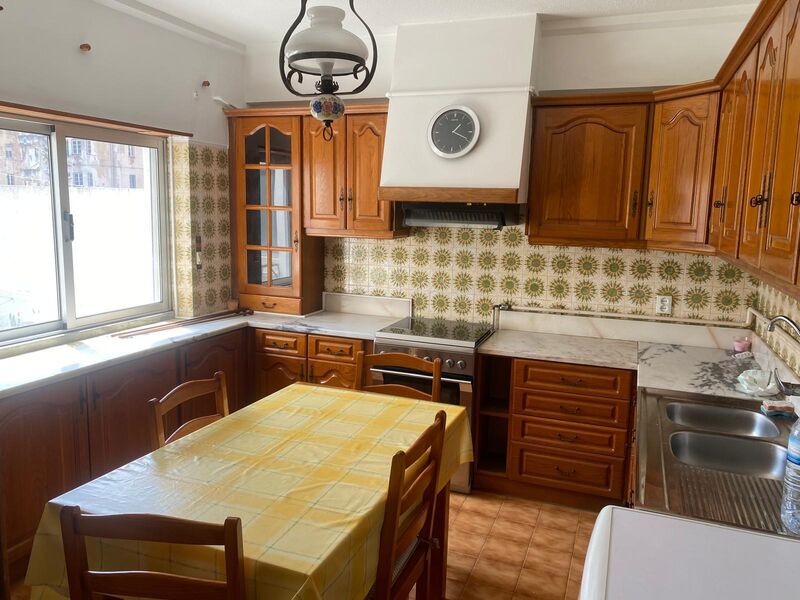 Apartamento T3 Nossa Senhora do Pópulo Caldas da Rainha - caldeira, varanda, aquecimento central, equipado