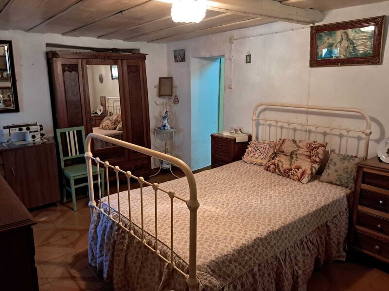 House Old spacious 3+1 bedrooms Carregueira Chamusca - marquee