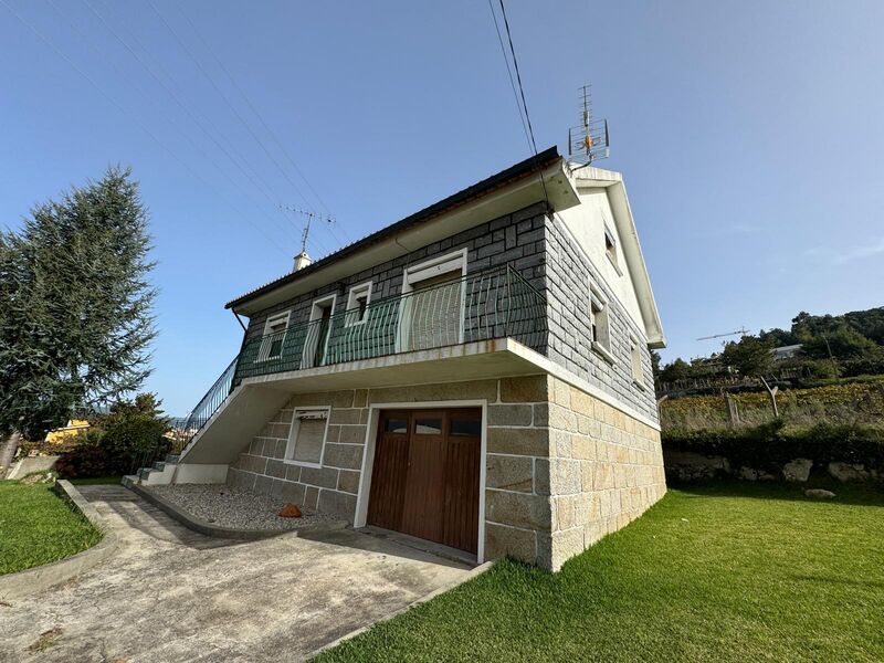 House 4 bedrooms Melgaço - swimming pool, excellent location, attic