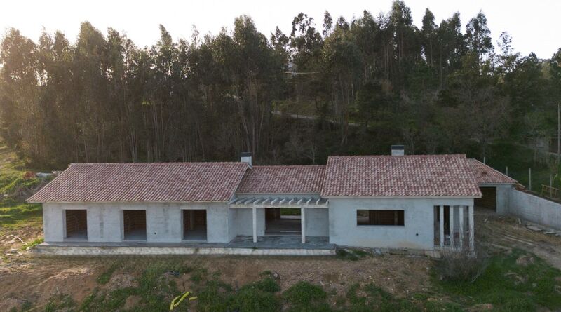 Home Single storey V4 Pombal - garage, garden, underfloor heating, central heating, quiet area