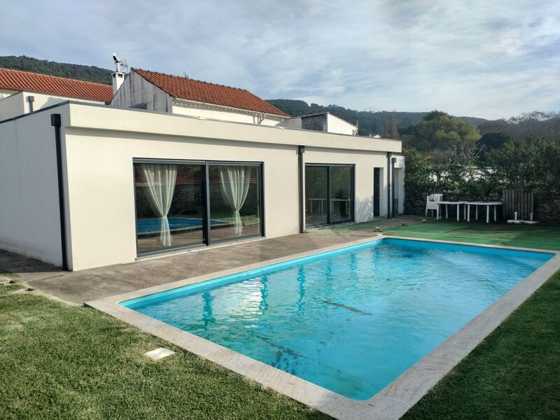 Moradia V3 Caminha - lugar de garagem, cozinha equipada, piscina, chão radiante