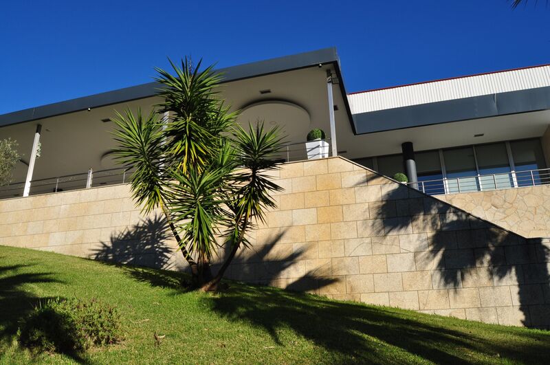 Farm 3 bedrooms Braga - air conditioning, store room, garage, terrace, balcony, garden