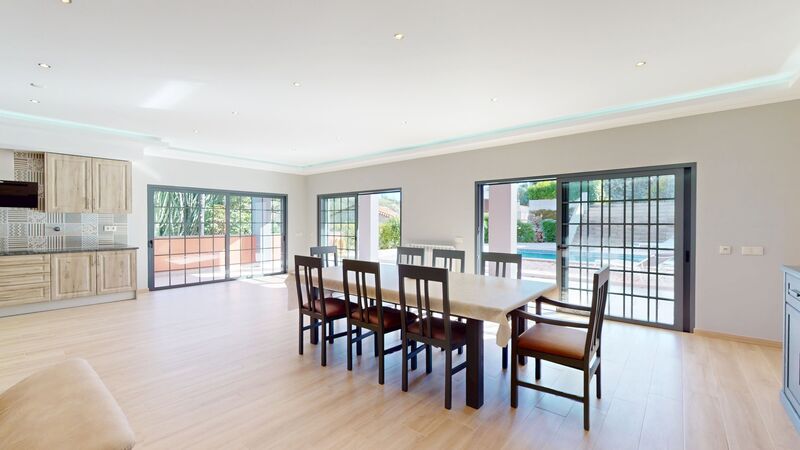 House 4 bedrooms Monchique - solar panels, underfloor heating, garage, garden, swimming pool, terrace