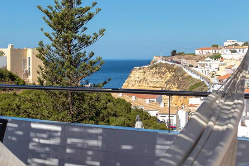 House 2 bedrooms in the center Lagoa (Algarve) - equipped, sea view, barbecue