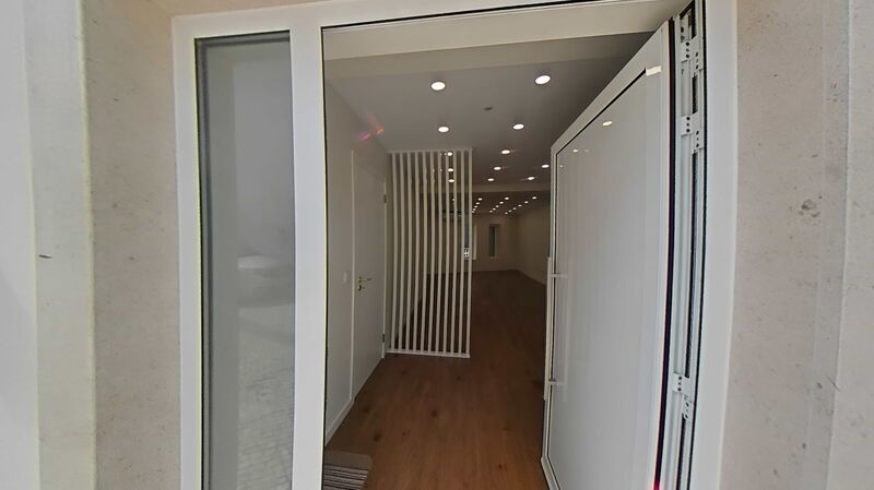 House Luxury in the center 4 bedrooms Torres Novas - garden, balcony, attic, heat insulation, swimming pool, garage, plenty of natural light