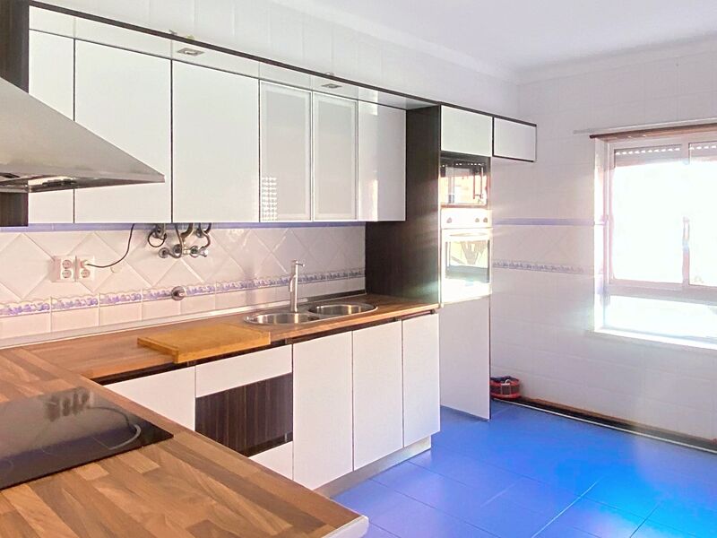 Apartamento T3 Bombarral - varanda, garagem, vidros duplos