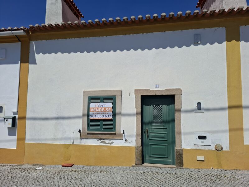 Moradia V2 Alpalhão Nisa - quintal, arrecadação