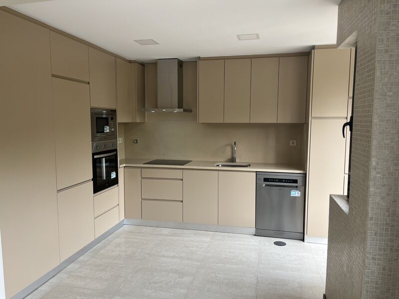 Apartamento Moderno T2 Braga - ar condicionado, lugar de garagem, excelente localização, vidros duplos