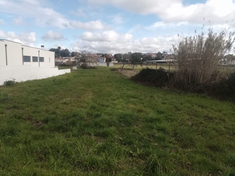 Land with 1086sqm Leiria - easy access