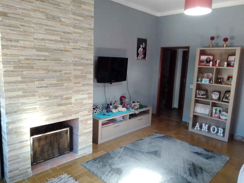 House 5 bedrooms Torres Novas - garage, balcony, fireplace, backyard