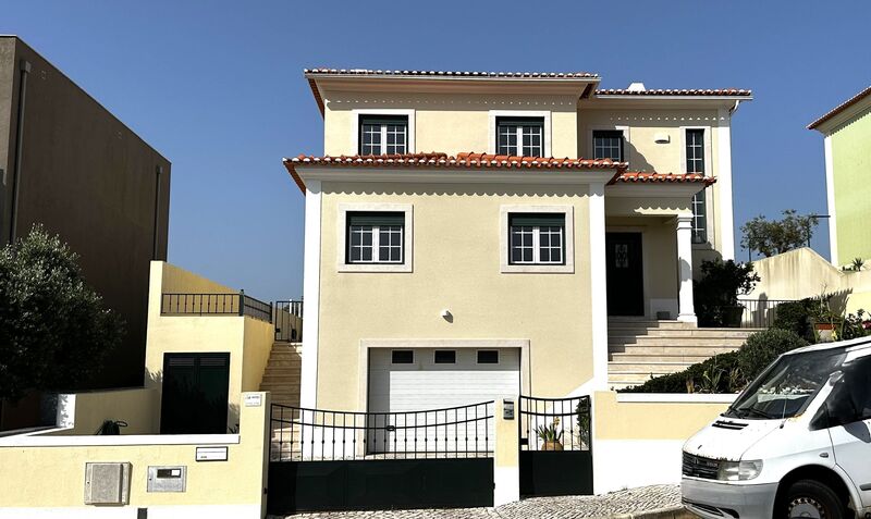 House V4 Torres Vedras - garage, store room, automatic gate, barbecue, garden, balcony