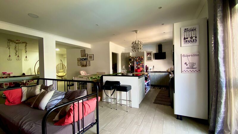 Moradia V8 Moderna Bragança - isolamento térmico, jardim, zona calma, cozinha equipada