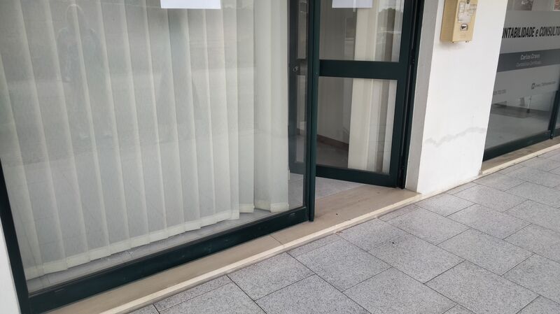 Shop in the center Cantanhede - spacious
