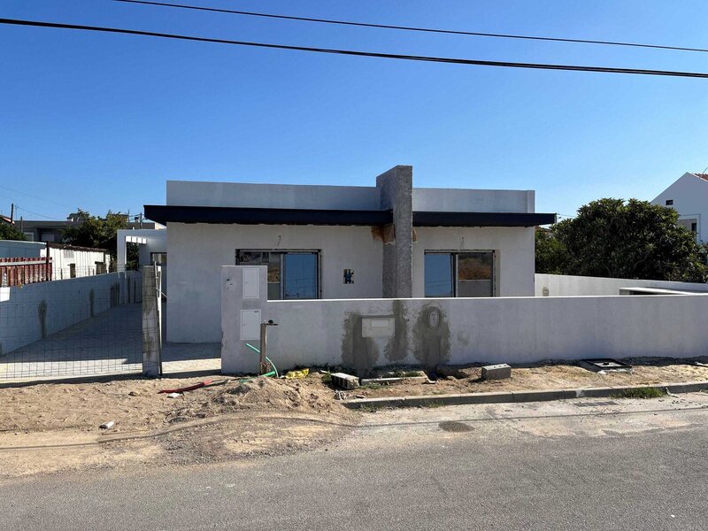 Moradia Térrea perto da praia V4 Fernão Ferro Seixal - ar condicionado, vidros duplos, zona calma, piscina, parque infantil, jardim