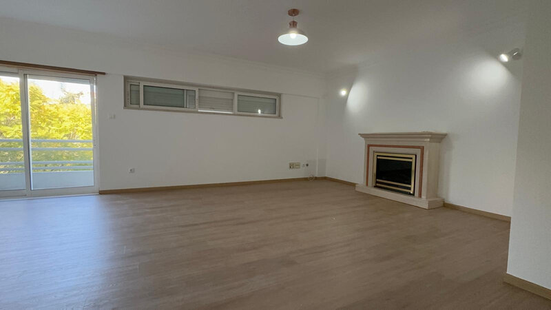 Apartamento T3 Odivelas - ar condicionado, garagem, arrecadação, zona calma, 4º andar