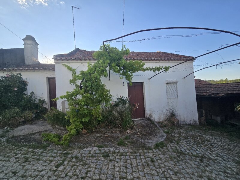 Moradia Zona calma (Vilares de Baixo) T2 com sala e cozinha