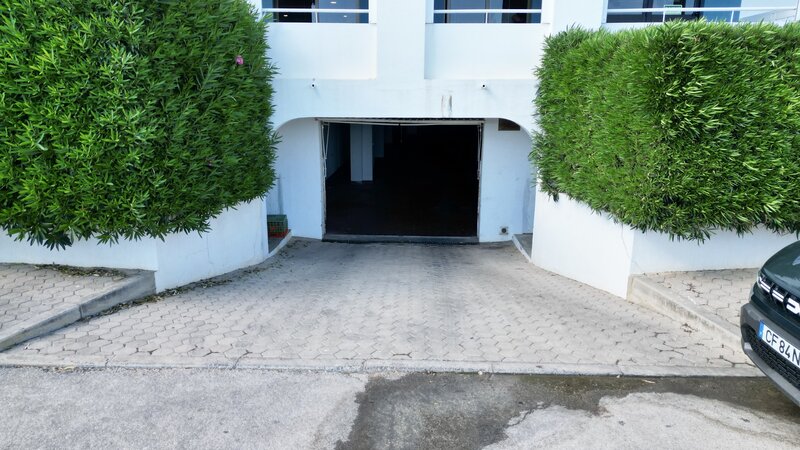 Garage Closed with 20sqm Porches Lagoa (Algarve)
