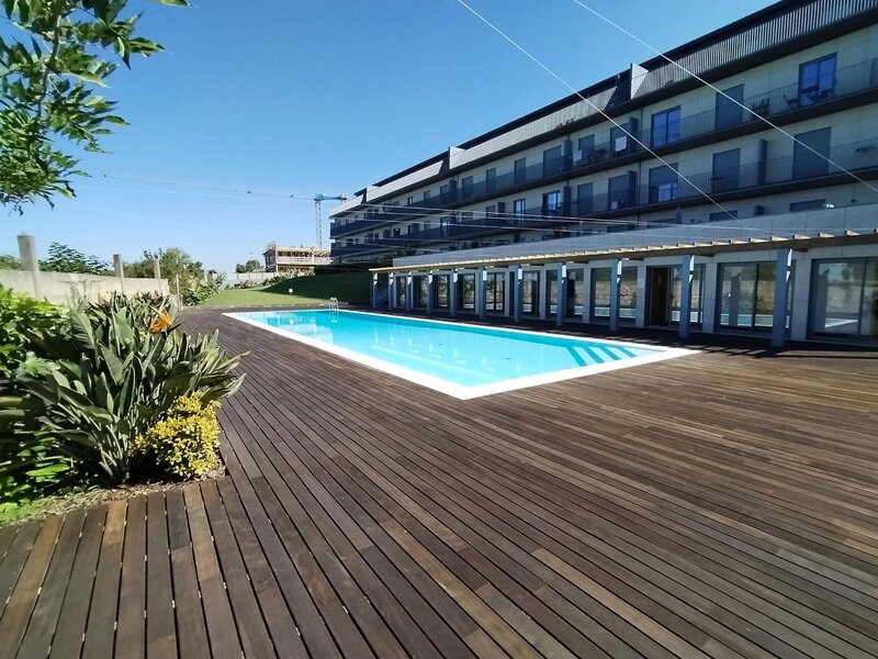 Apartamento T1 Como novo São Mamede de Infesta Matosinhos - condomínio privado, varanda, piscina, cozinha equipada, condomínio fechado, lugar de garagem