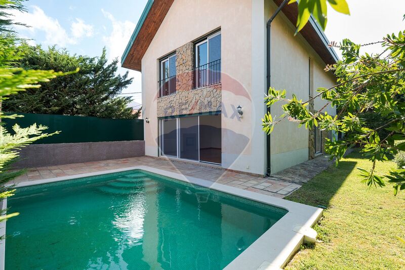 House Isolated V3 Cascais - solar panels, garage, store room, air conditioning, swimming pool, fireplace, garden, double glazing