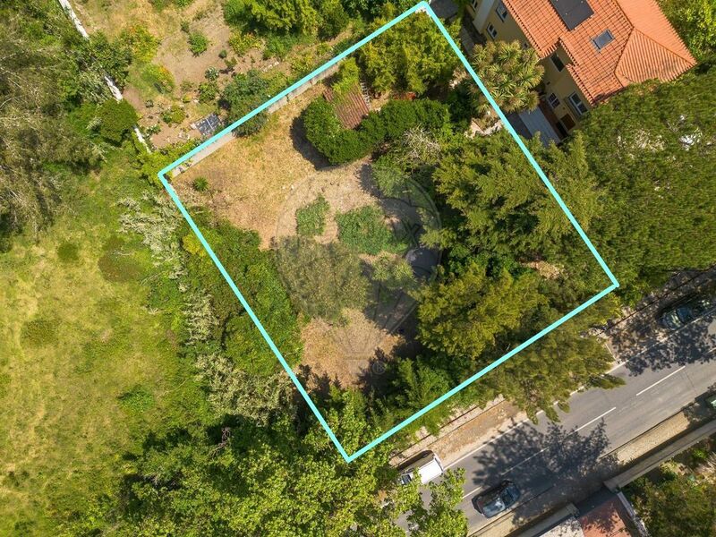 Land with 698sqm Sintra
