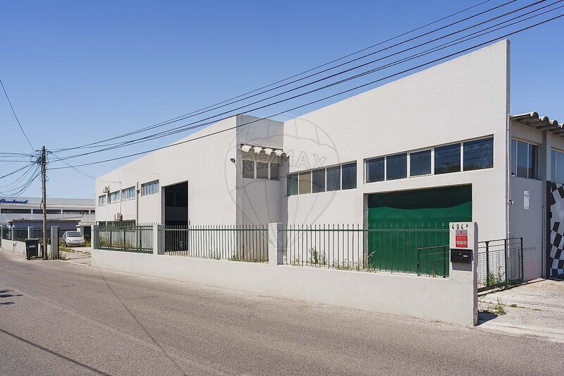Varasto Teollisuus with 2114sqm São Domingos de Rana Cascais - pysäköintialue