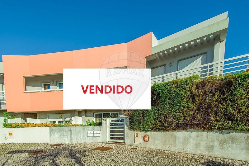 Apartment T3 Duplex Alcabideche Cascais - central heating, store room, garden, balcony
