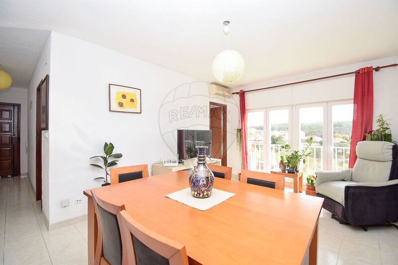 Apartamento T2 à venda em Rio de Mouro, Sintra RE/MAX Portugal