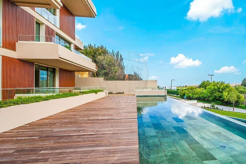 Apartment 3 bedrooms new near the beach Portimão - air conditioning, swimming pool, gardens, condominium, balconies, store room, quiet area