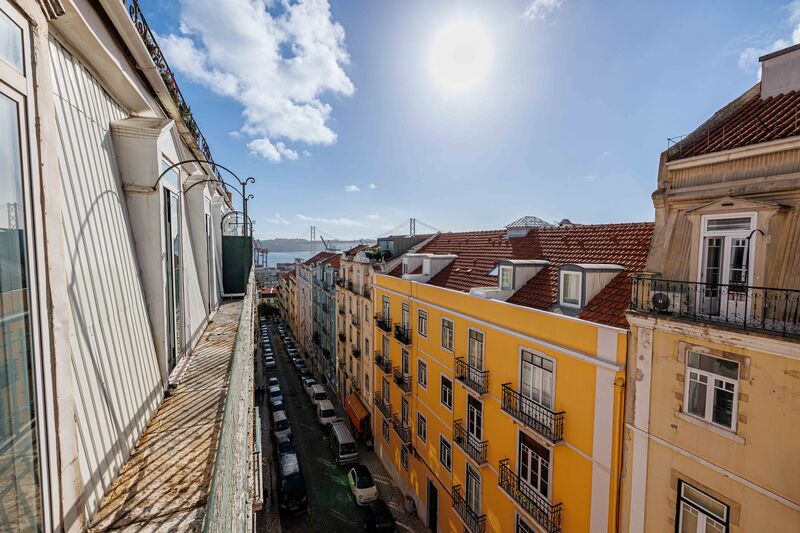 Venda de Apartamento T3 Estrela Lisboa - vidros duplos