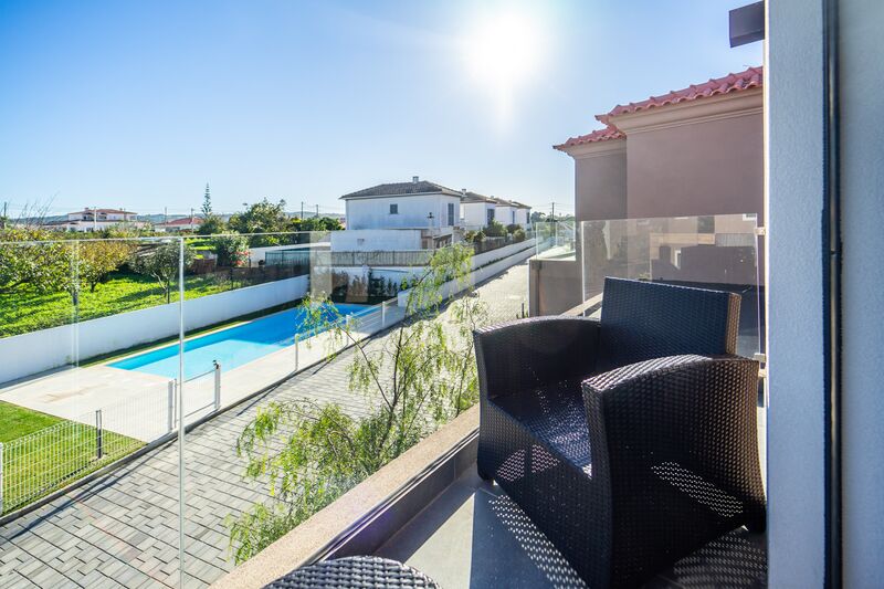 Venda Casa V3 Alfarim Castelo (Sesimbra) - varanda, jardim, lareira, piscina, bbq, ar condicionado, condomínio fechado, terraço