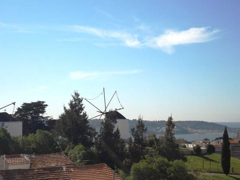 Venda de Escritório Restelo Ajuda Lisboa - tectos falsos, ar condicionado