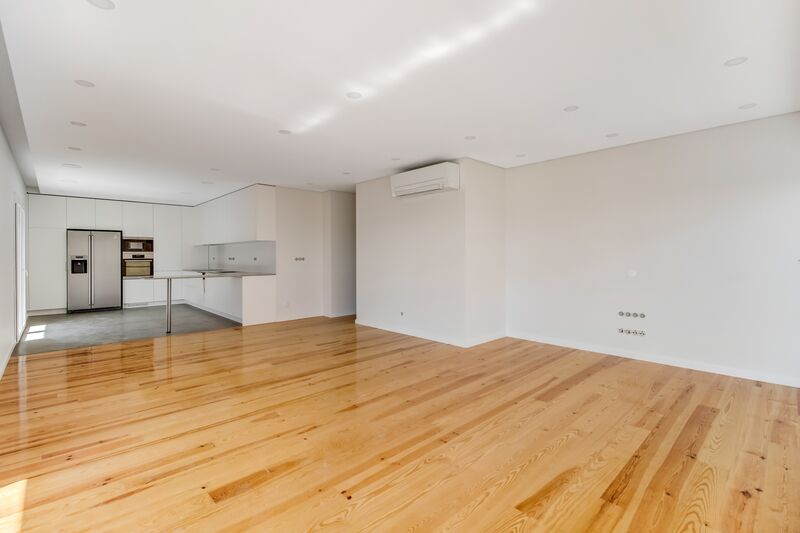 Apartment Duplex T3 Cascais - store room, radiant floor, equipped, air conditioning, balcony, double glazing, quiet area