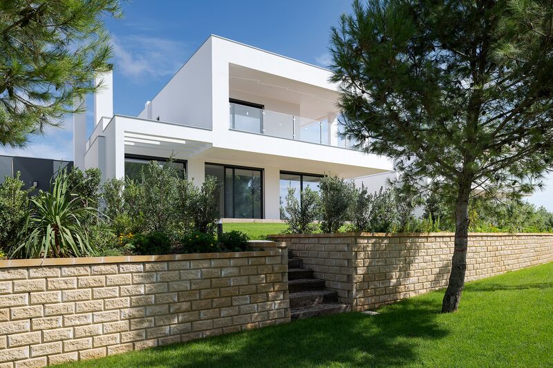 House 4 bedrooms Alcabideche Cascais - barbecue, garden, garage, terrace, terraces, gardens, swimming pool, balcony, balconies