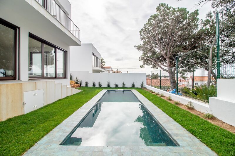 House V3 nueva spacious Alcabideche Cascais - air conditioning, solar panels, garden, swimming pool, central heating, balcony