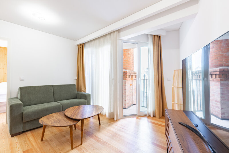 Elegante T1 Mobilado de 50m² com Varanda no Coração de Campolide