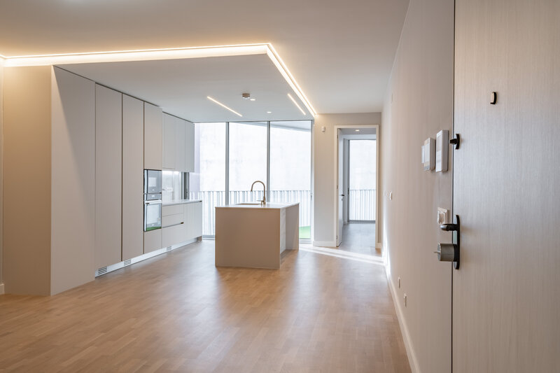 Apartamento T2 com garagem nas Avenidas Novas