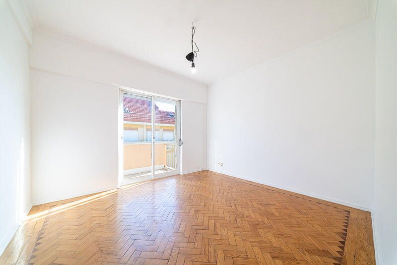 Luminoso apartamento com 4 quartos e varanda no Beato