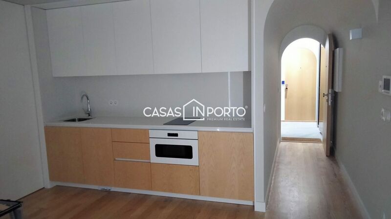 Apartment T0 Porto - balcony, kitchen