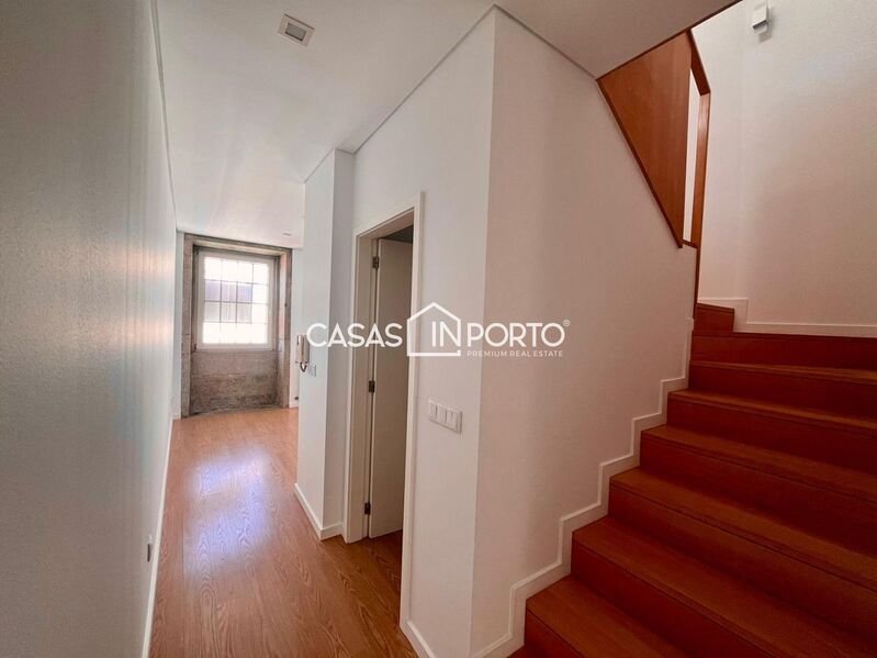 Apartment 3 bedrooms Duplex Porto - central heating, kitchen, air conditioning