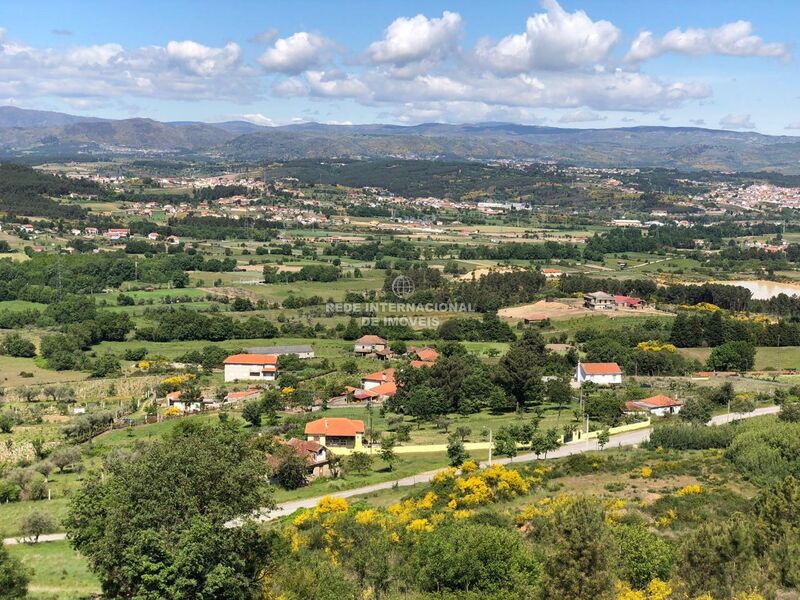 Terreno com 150000m2 Chaves - árvores de fruto, tanque, água