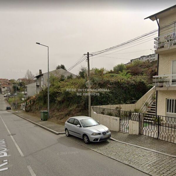 Terreno com 260m2 Oliveira do Douro Vila Nova de Gaia - viabilidade de construção