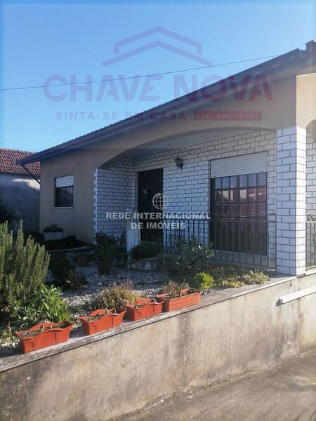 House V5 Isolated Aradas Aveiro - equipped kitchen, swimming pool, fireplace, garage