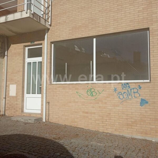 Entrepôt with 85sqm Baião - toilette, parking