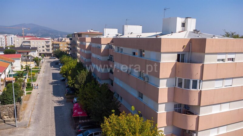 Apartamento T3 com boas áreas Lousada - equipado, garagem, ar condicionado, varanda, excelente localização